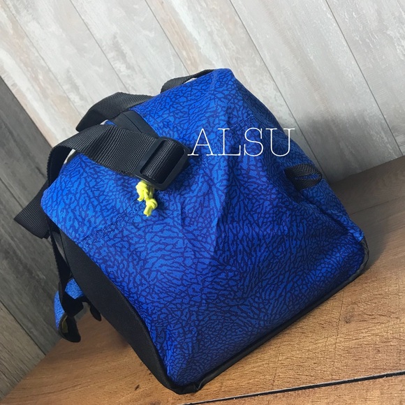 Nike Jordan Elemental Duffle Sport Bag Blue Black - Picture 5 of 6